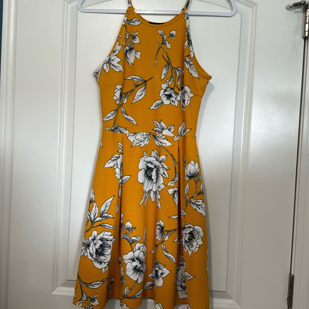 Soprano dress, size medium